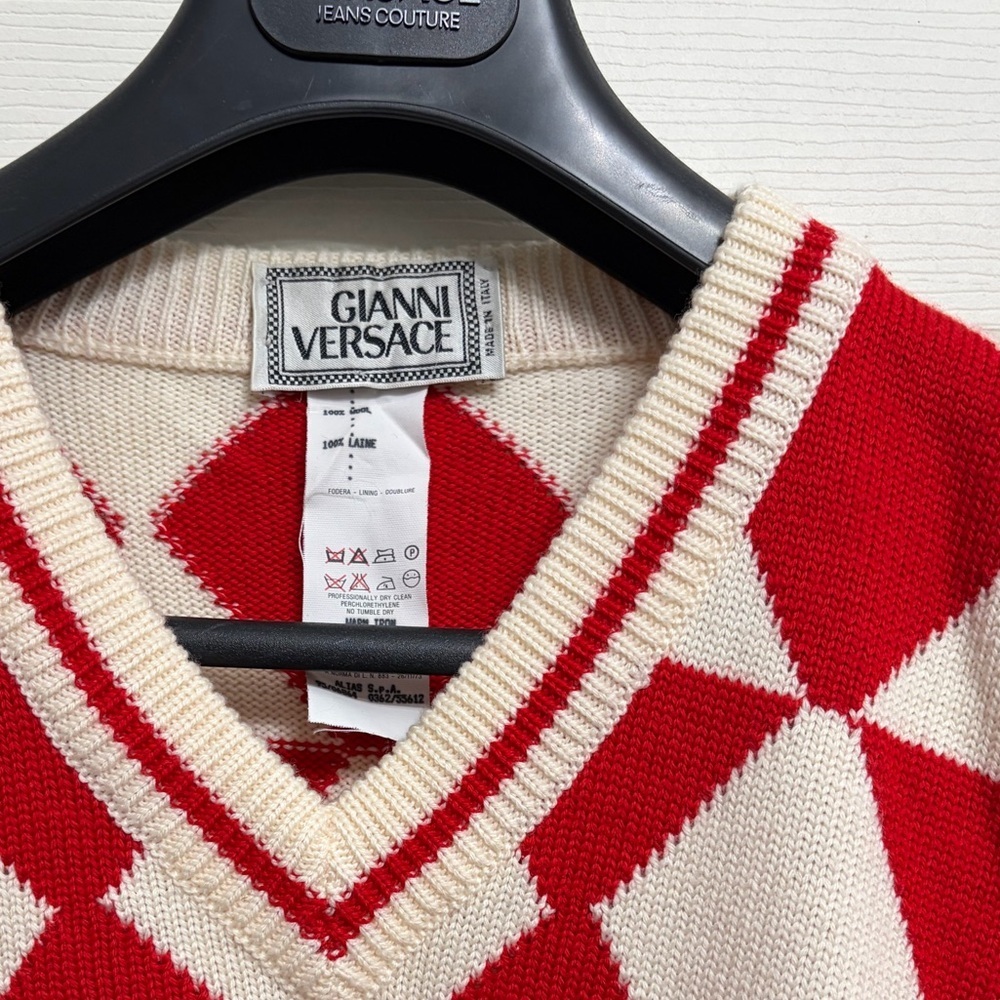 Versace Vintage V-neck sweater red and white geometric diamond pattern - Picture 3 of 5